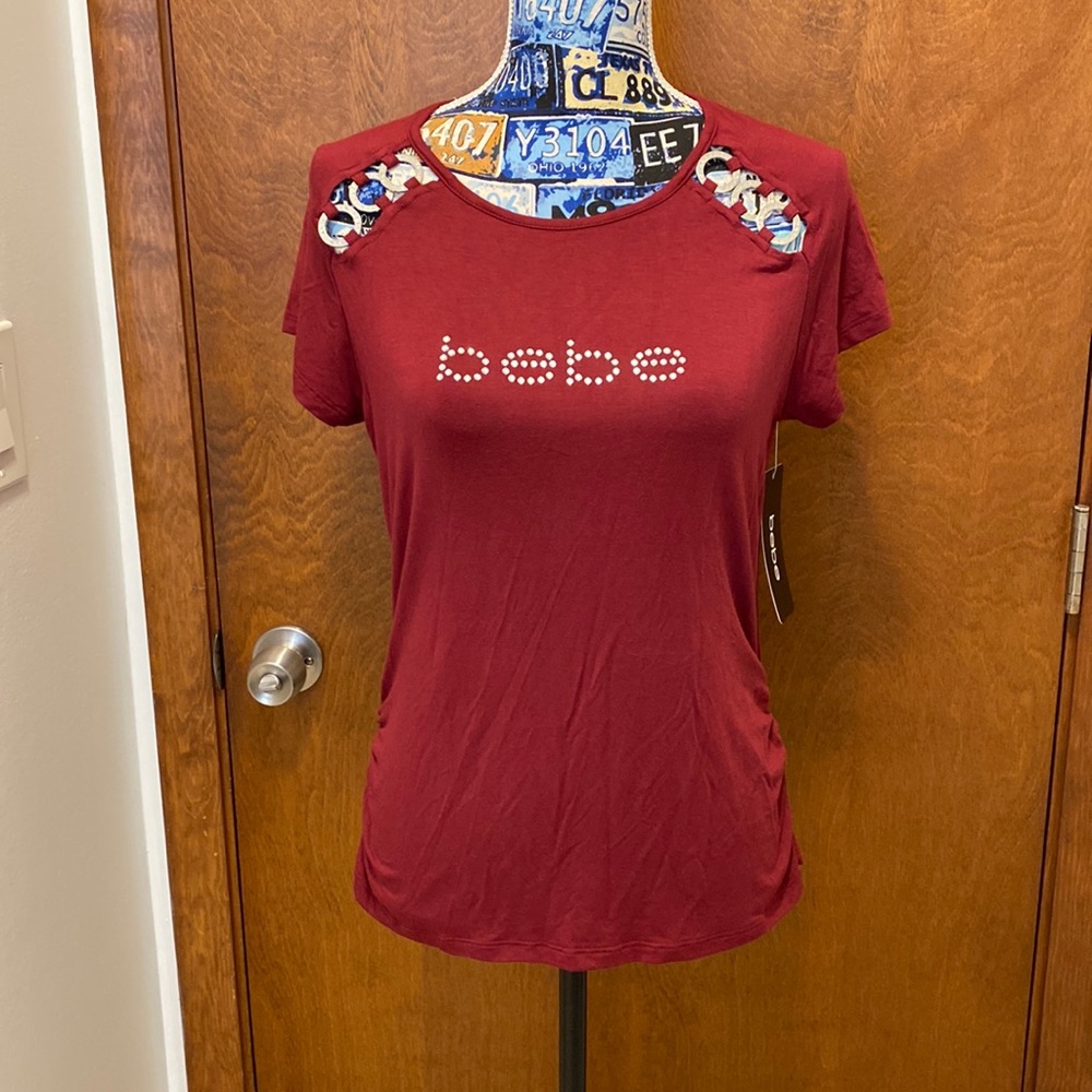 Bebe t shirt size large,NWT